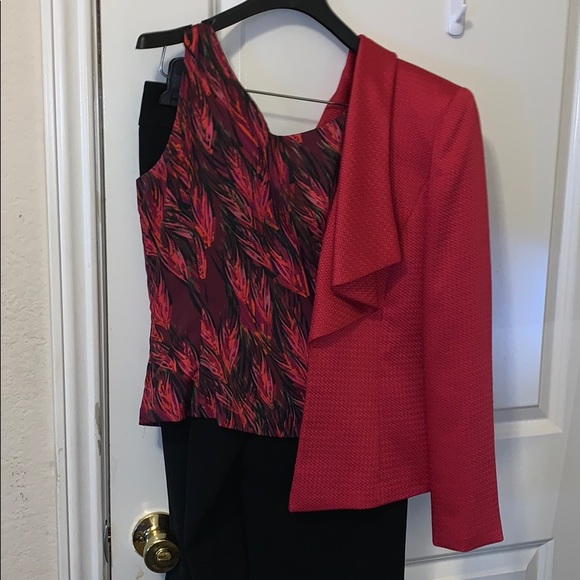 WORN ONCE-3-Piece Petite Suit - Picture 2 of 5